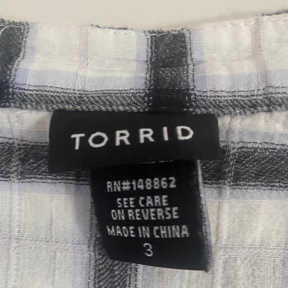 Torrid GEORGETTE PULLOVER BLOUSE in size 3 - Picture 2 of 3